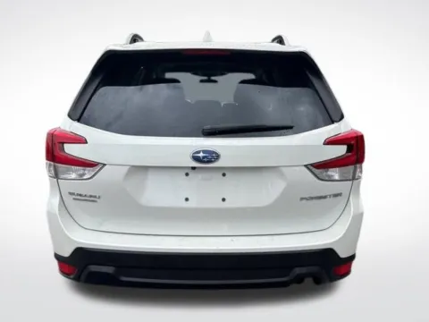More photos of 2023 Subaru Forester Premium at Zeigler BMW of Kalamazoo, MI