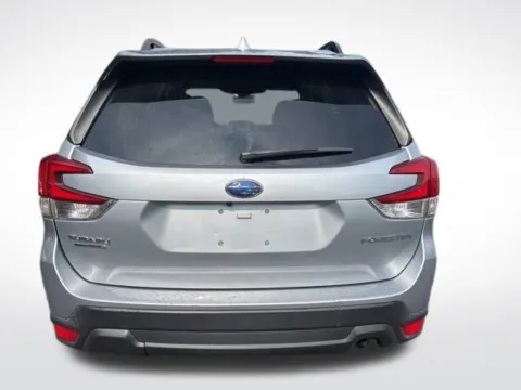 More photos of 2022 Subaru Forester Premium at Zeigler BMW of Kalamazoo, MI