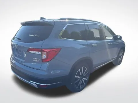 More photos of 2022 Honda Pilot Touring at Zeigler BMW of Kalamazoo, MI