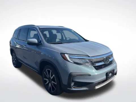 Another view of 2022 Honda Pilot Touring for sale in Kalamazoo, MI at Zeigler BMW of Kalamazoo
