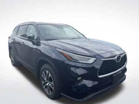 Another view of 2022 Toyota Highlander XLE for sale in Kalamazoo, MI at Zeigler BMW of Kalamazoo