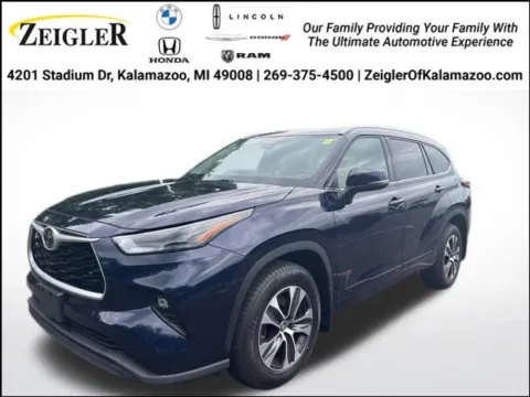 Blue 2022 Toyota Highlander XLE for sale in Kalamazoo, MI