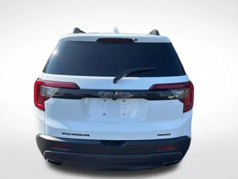 More photos of 2022 GMC Acadia SLT at Zeigler BMW of Kalamazoo, MI
