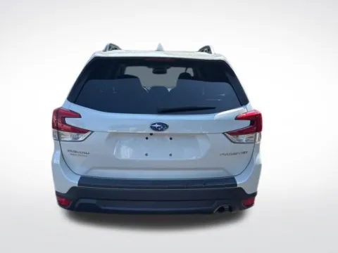 More photos of 2022 Subaru Forester Premium at Zeigler BMW of Kalamazoo, MI