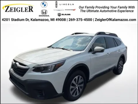 White 2022 Subaru Outback Premium for sale in Kalamazoo, MI