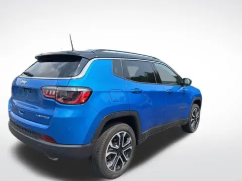 More photos of 2022 Jeep Compass Limited at Zeigler BMW of Kalamazoo, MI