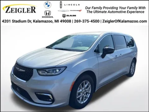 Silver 2024 Chrysler Pacifica Touring L for sale in Kalamazoo, MI