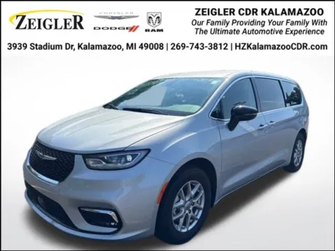 Silver 2024 Chrysler Pacifica Touring L for sale in Kalamazoo, MI