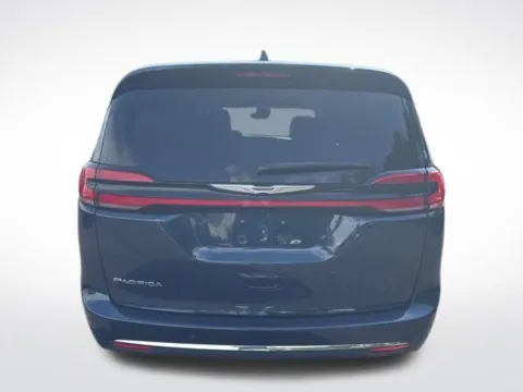 More photos of 2024 Chrysler Pacifica Touring L at Zeigler BMW of Kalamazoo, MI