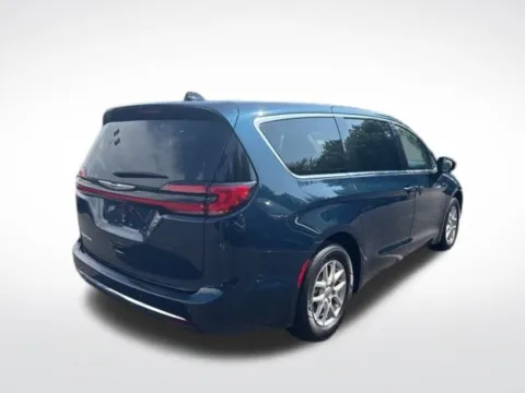 More photos of 2024 Chrysler Pacifica Touring L at Zeigler BMW of Kalamazoo, MI