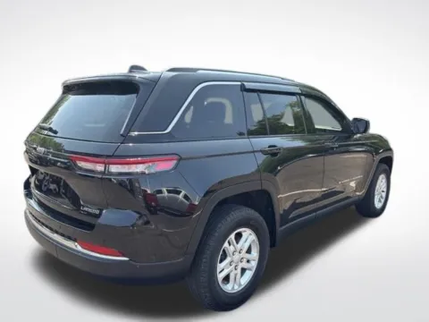 More photos of 2022 Jeep Grand Cherokee Laredo at Zeigler BMW of Kalamazoo, MI