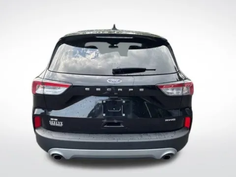 More photos of 2022 Ford Escape SE at Zeigler BMW of Kalamazoo, MI