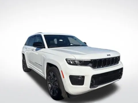 Another view of 2022 Jeep Grand Cherokee Overland for sale in Kalamazoo, MI at Zeigler BMW of Kalamazoo