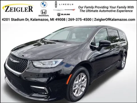 Black 2024 Chrysler Pacifica Touring L for sale in Kalamazoo, MI