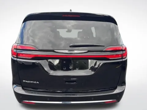 More photos of 2024 Chrysler Pacifica Touring L at Zeigler BMW of Kalamazoo, MI