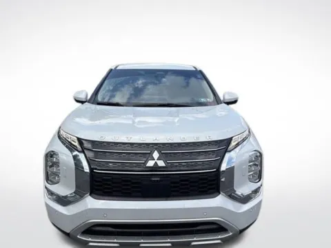 Photos of 2022 Mitsubishi Outlander for sale in Kalamazoo, MI at Zeigler BMW of Kalamazoo