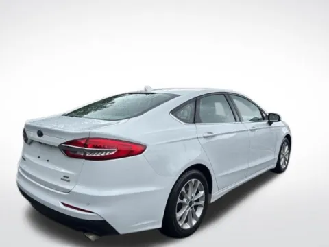 More photos of 2019 Ford Fusion SE at Zeigler BMW of Kalamazoo, MI