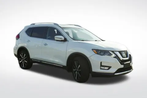 More photos of 2017 Nissan Rogue at Zeigler BMW of Kalamazoo, MI
