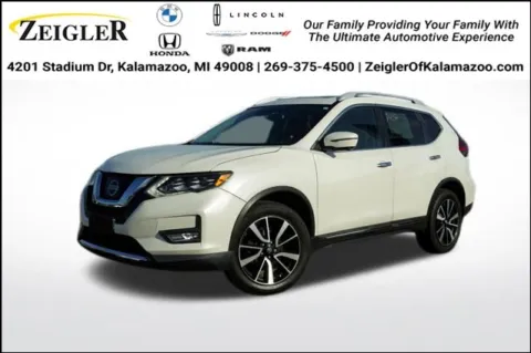 White 2017 Nissan Rogue for sale in Kalamazoo, MI
