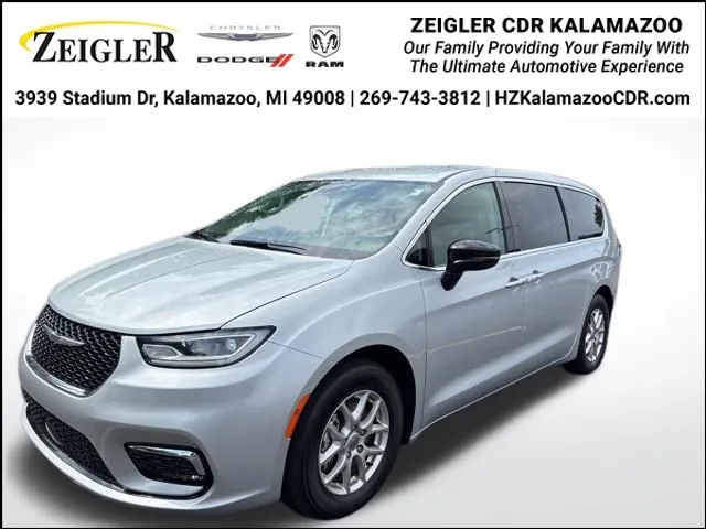 2024 Chrysler Pacifica Touring L for sale in Kalamazoo, MI