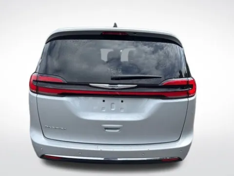 More photos of 2024 Chrysler Pacifica Touring L at Zeigler BMW of Kalamazoo, MI