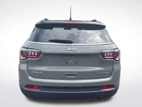More photos of 2022 Jeep Compass Limited at Zeigler BMW of Kalamazoo, MI