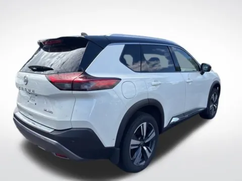 More photos of 2023 Nissan Rogue SL at Zeigler BMW of Kalamazoo, MI