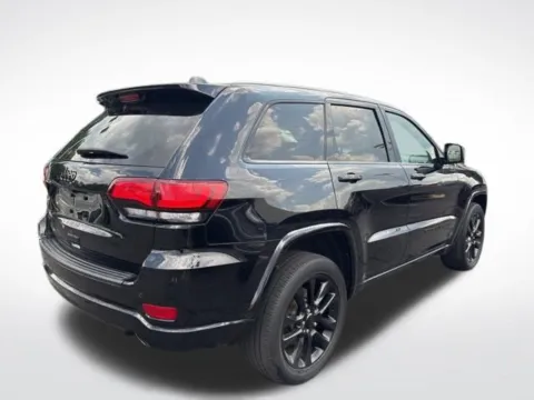 More photos of 2022 Jeep Grand Cherokee WK Laredo X at Zeigler BMW of Kalamazoo, MI