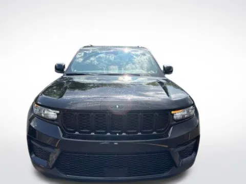 Photos of 2022 Jeep Grand Cherokee Altitude for sale in Kalamazoo, MI at Zeigler BMW of Kalamazoo