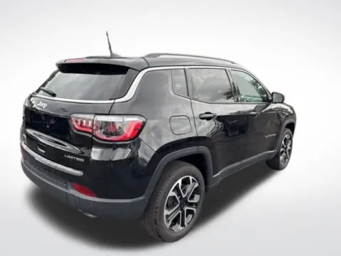 More photos of 2022 Jeep Compass Limited at Zeigler BMW of Kalamazoo, MI