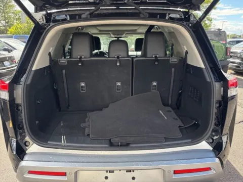 More photos of 2022 Nissan Pathfinder SL at Zeigler BMW of Kalamazoo, MI