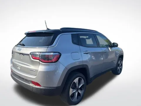 More photos of 2019 Jeep Compass Latitude at Zeigler BMW of Kalamazoo, MI
