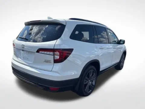 More photos of 2022 Honda Pilot Sport at Zeigler BMW of Kalamazoo, MI