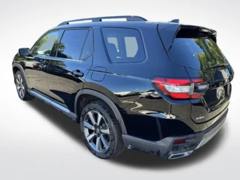 More photos of 2024 Honda Pilot Touring at Zeigler BMW of Kalamazoo, MI