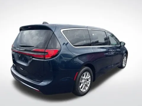 More photos of 2024 Chrysler Pacifica Touring L at Zeigler BMW of Kalamazoo, MI