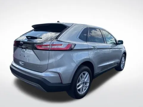 More photos of 2021 Ford Edge SEL at Zeigler BMW of Kalamazoo, MI