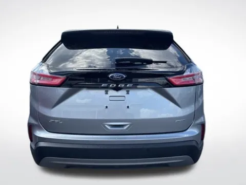 More photos of 2021 Ford Edge SEL at Zeigler BMW of Kalamazoo, MI