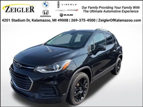 Black 2022 Chevrolet Trax LT for sale in Kalamazoo, MI