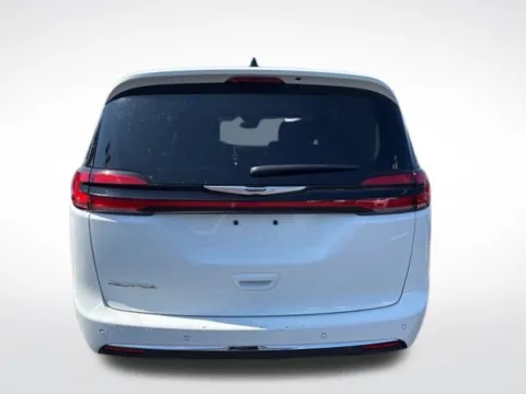 More photos of 2024 Chrysler Pacifica Touring L at Zeigler BMW of Kalamazoo, MI