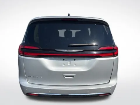 More photos of 2024 Chrysler Pacifica Touring L at Zeigler BMW of Kalamazoo, MI