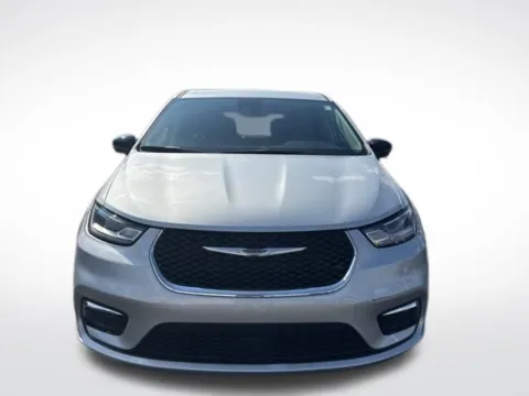 Photos of 2024 Chrysler Pacifica Touring L for sale in Kalamazoo, MI at Zeigler BMW of Kalamazoo