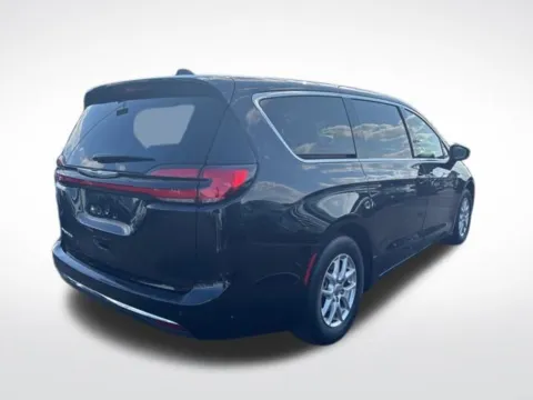 More photos of 2024 Chrysler Pacifica Touring L at Zeigler BMW of Kalamazoo, MI