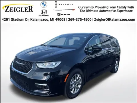 Black 2024 Chrysler Pacifica Touring L for sale in Kalamazoo, MI
