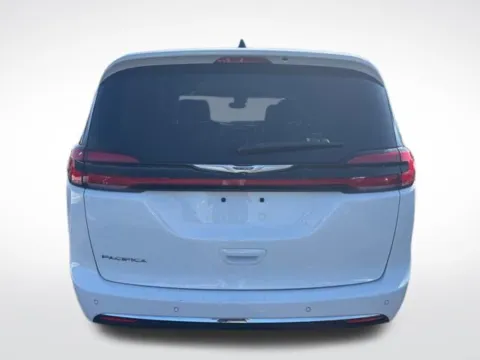 More photos of 2024 Chrysler Pacifica Touring L at Zeigler BMW of Kalamazoo, MI