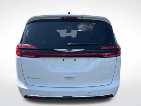 More photos of 2024 Chrysler Pacifica Touring L at Zeigler BMW of Kalamazoo, MI