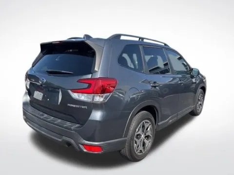 More photos of 2021 Subaru Forester Premium at Zeigler BMW of Kalamazoo, MI