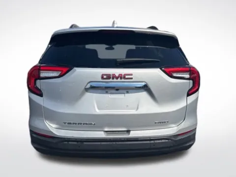 More photos of 2022 GMC Terrain SLE at Zeigler BMW of Kalamazoo, MI
