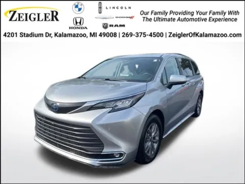 Silver 2022 Toyota Sienna XLE for sale in Kalamazoo, MI