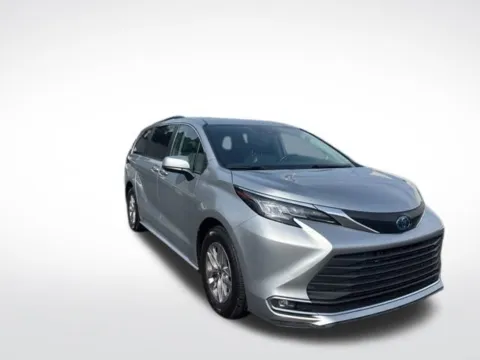 Another view of 2022 Toyota Sienna XLE for sale in Kalamazoo, MI at Zeigler BMW of Kalamazoo
