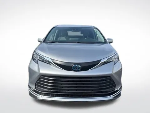 Photos of 2022 Toyota Sienna XLE for sale in Kalamazoo, MI at Zeigler BMW of Kalamazoo